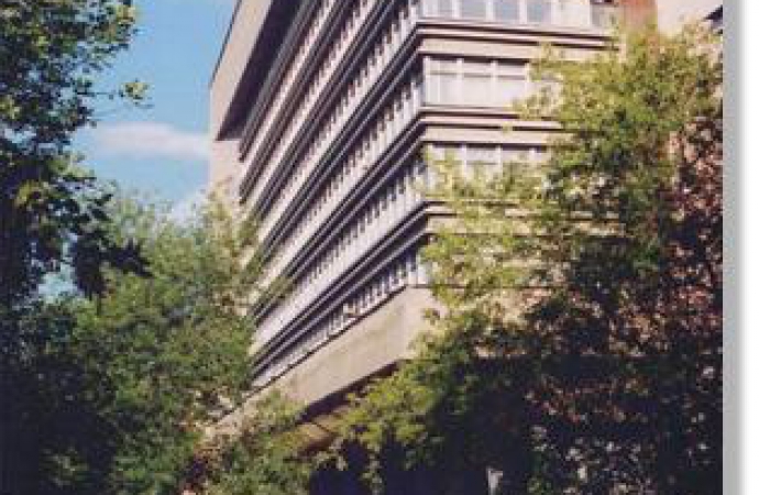 Здание завода в г. Свердловске, пр. Ленина, 8. 1980-е годы
